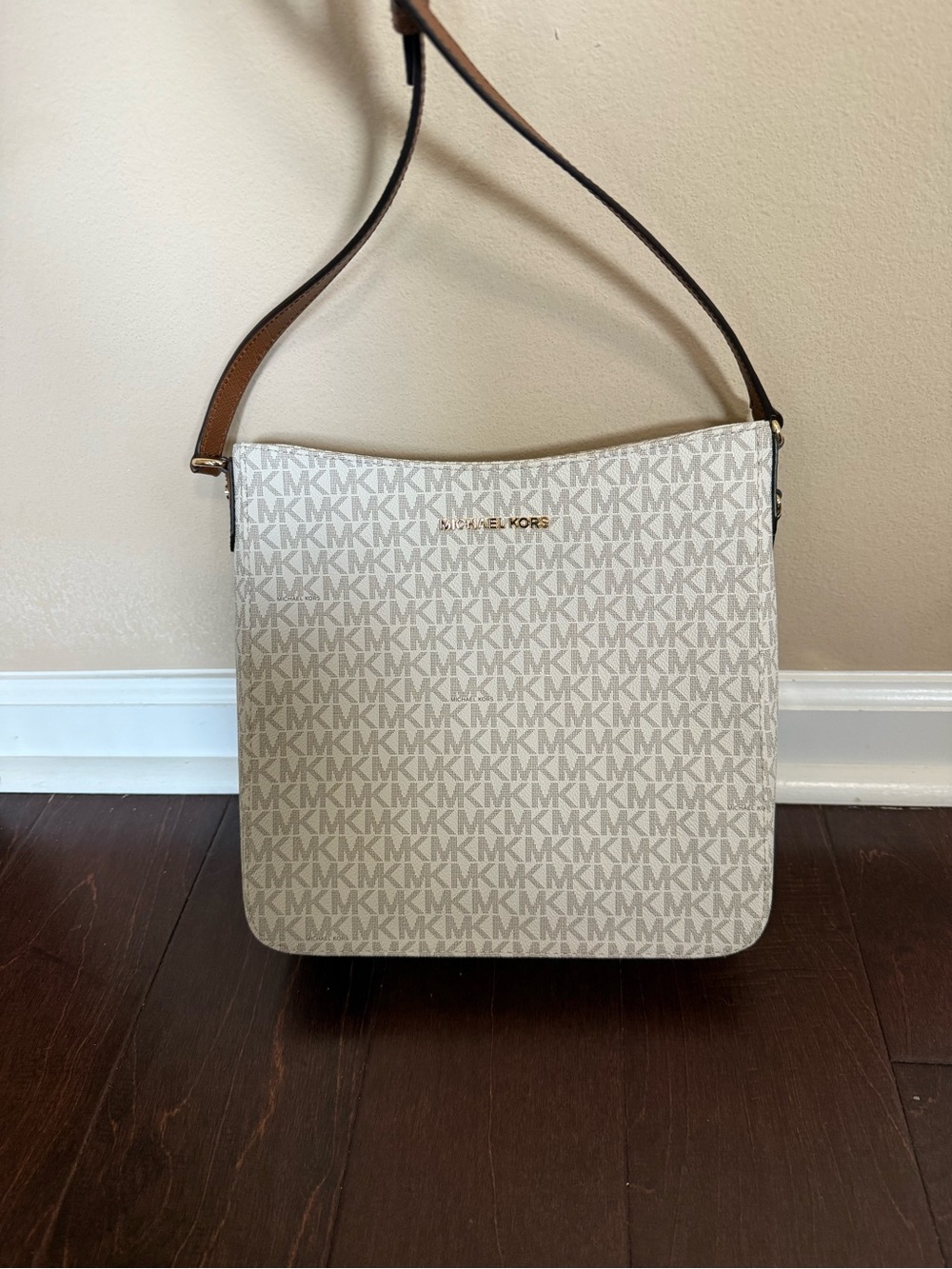 Michael Kors Beige and Brown Logo Shoulder Bag Never Used